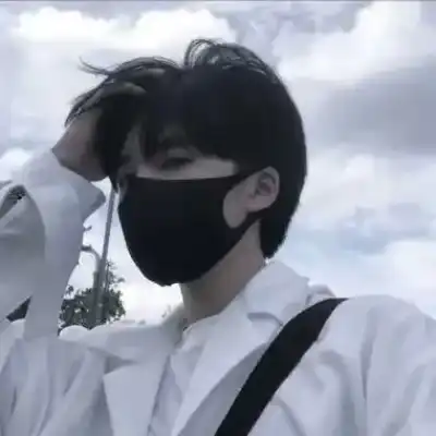 孔荷蓉